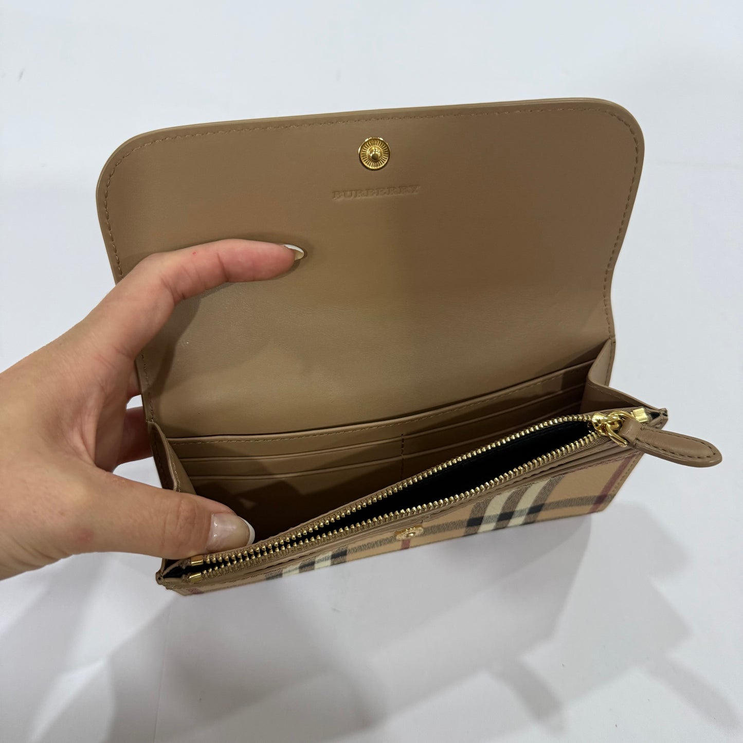 Wallet Luxury Designer By Burberry, Size: Medium