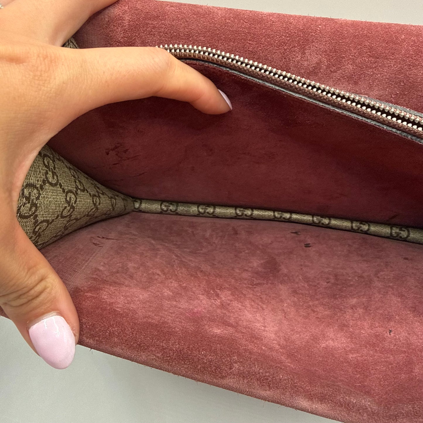 Crossbody Luxury Designer By Gucci, Size: Medium