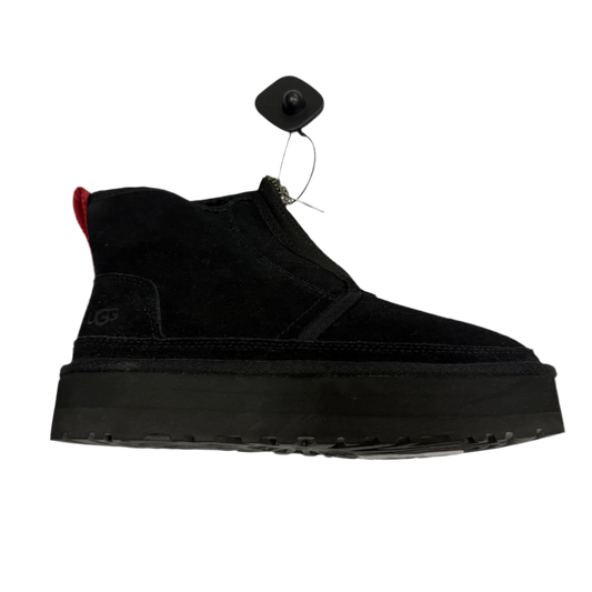 Boots Designer By Ugg In Black, Size: 8
