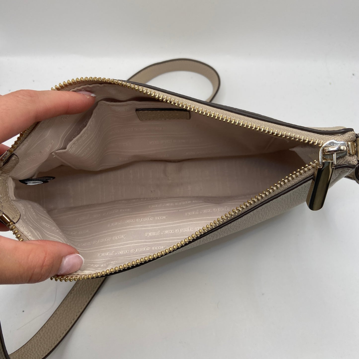 Crossbody Designer By Kate Spade, Size: Medium