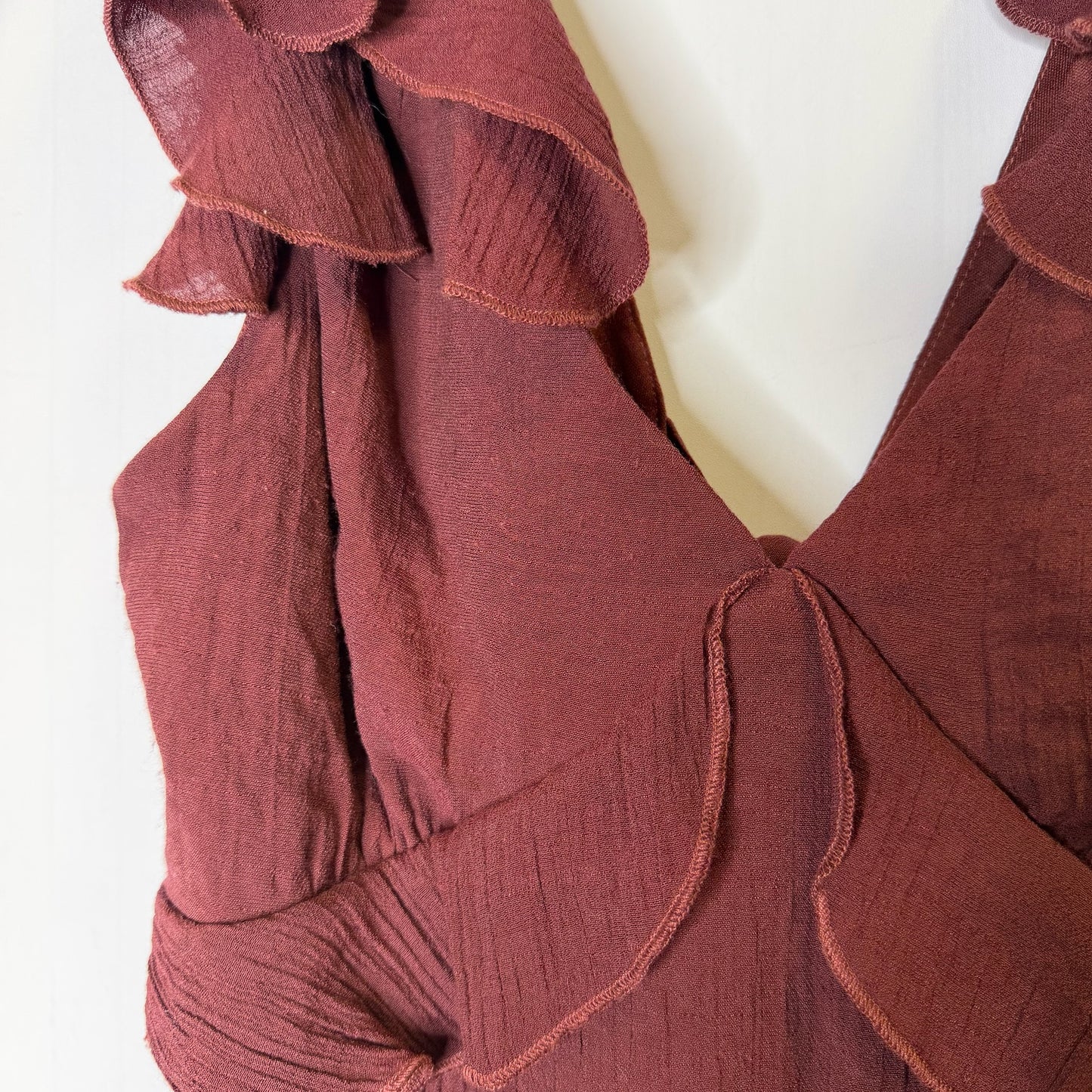 Top Sleeveless By Mi Ami In Maroon, Size: L