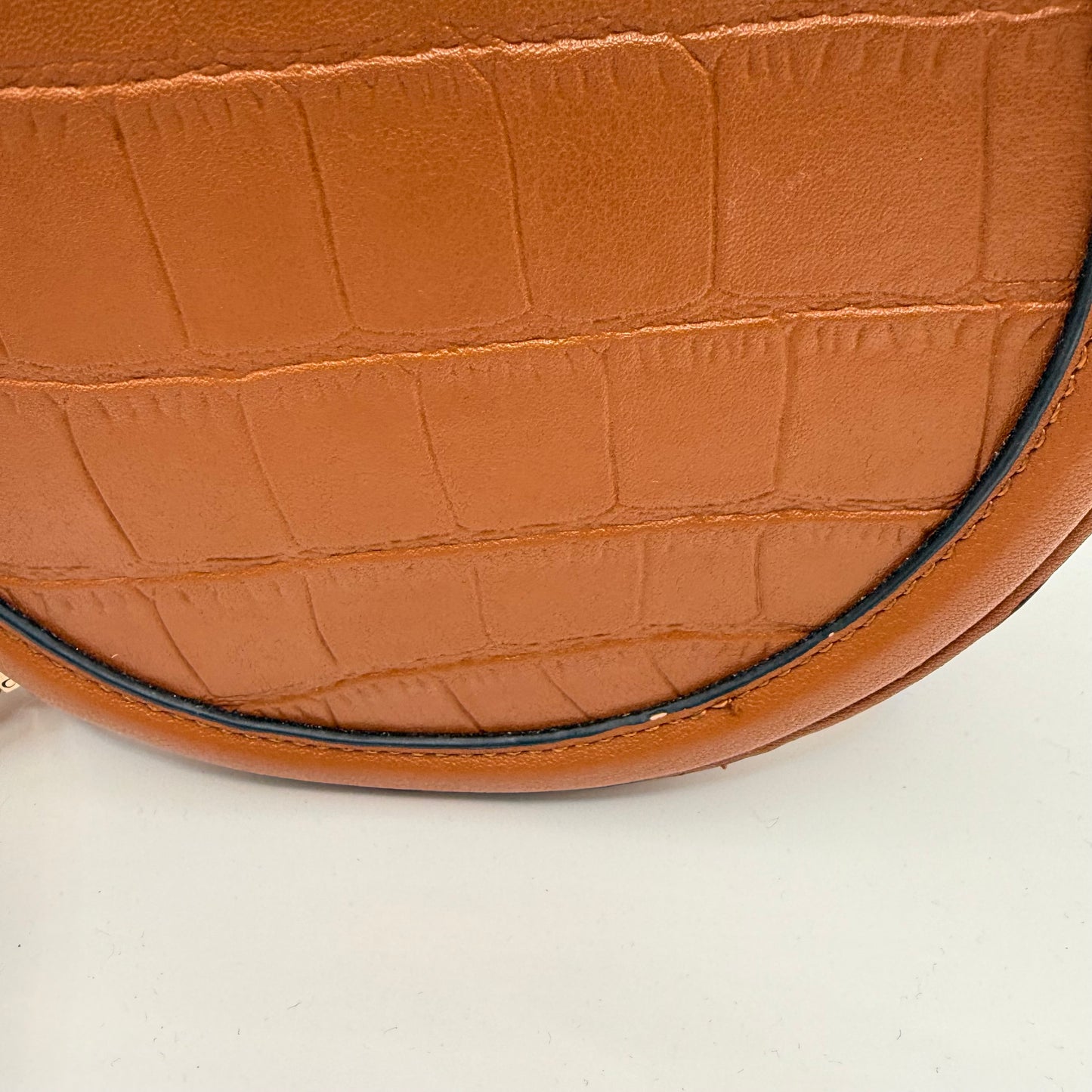 Crossbody By Clothes Mentor, Size: Medium