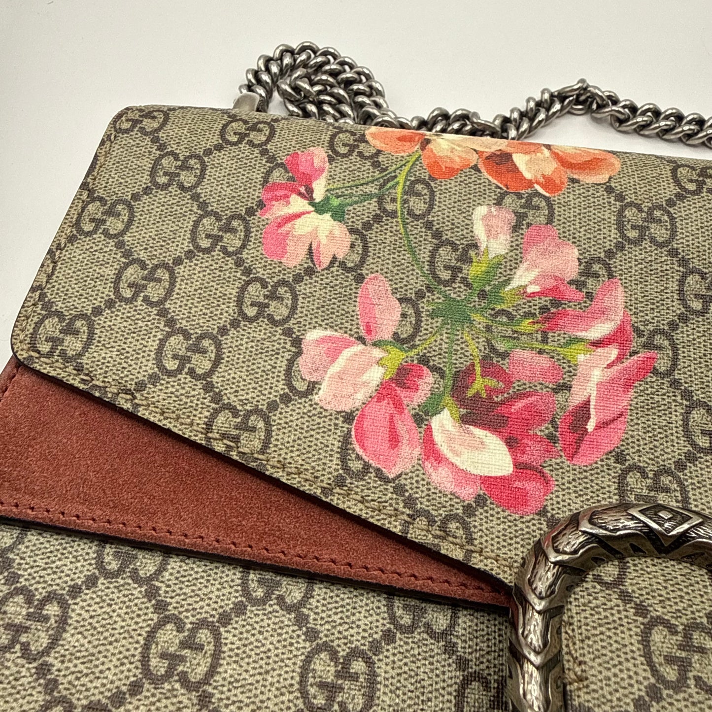 Crossbody Luxury Designer By Gucci, Size: Medium