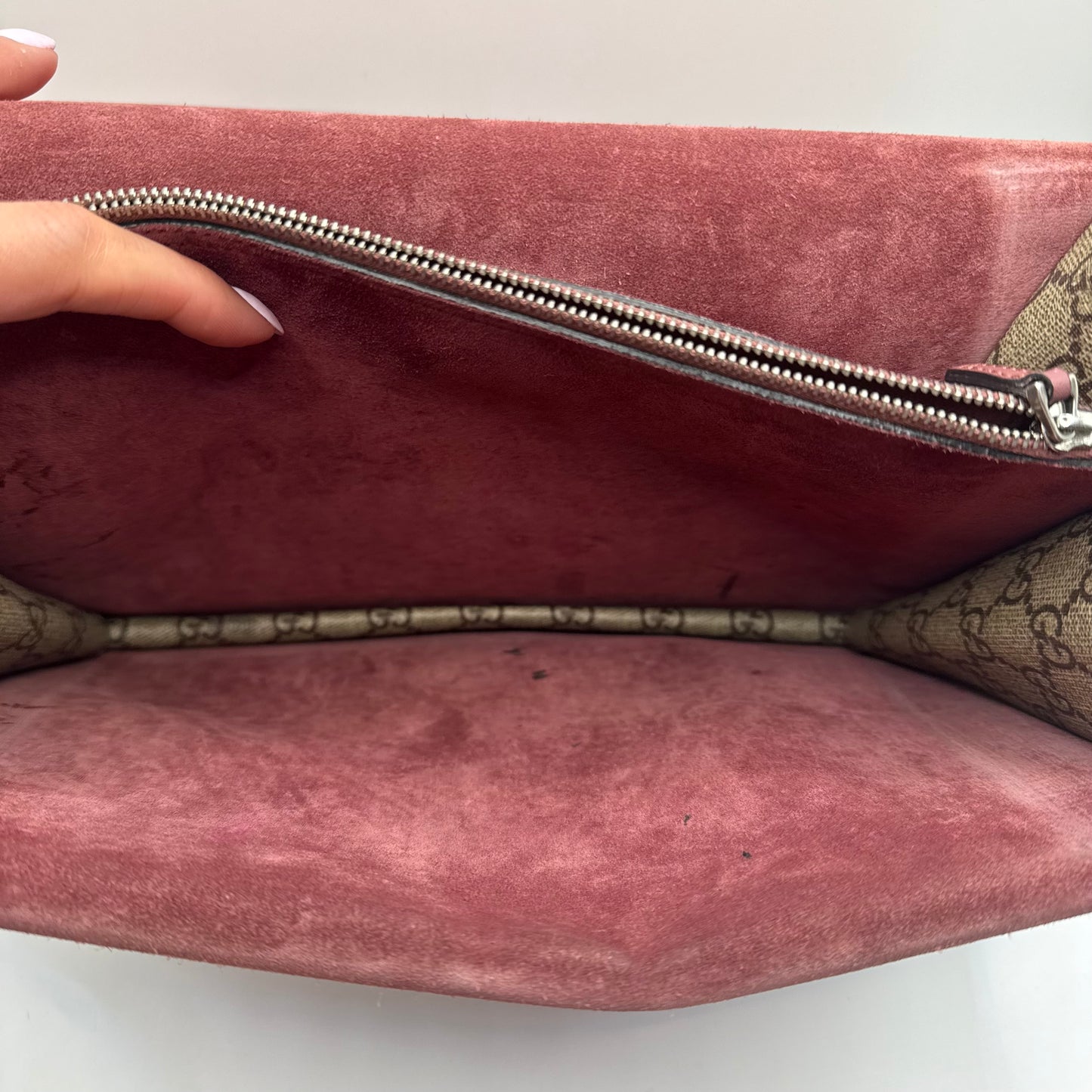 Crossbody Luxury Designer By Gucci, Size: Medium
