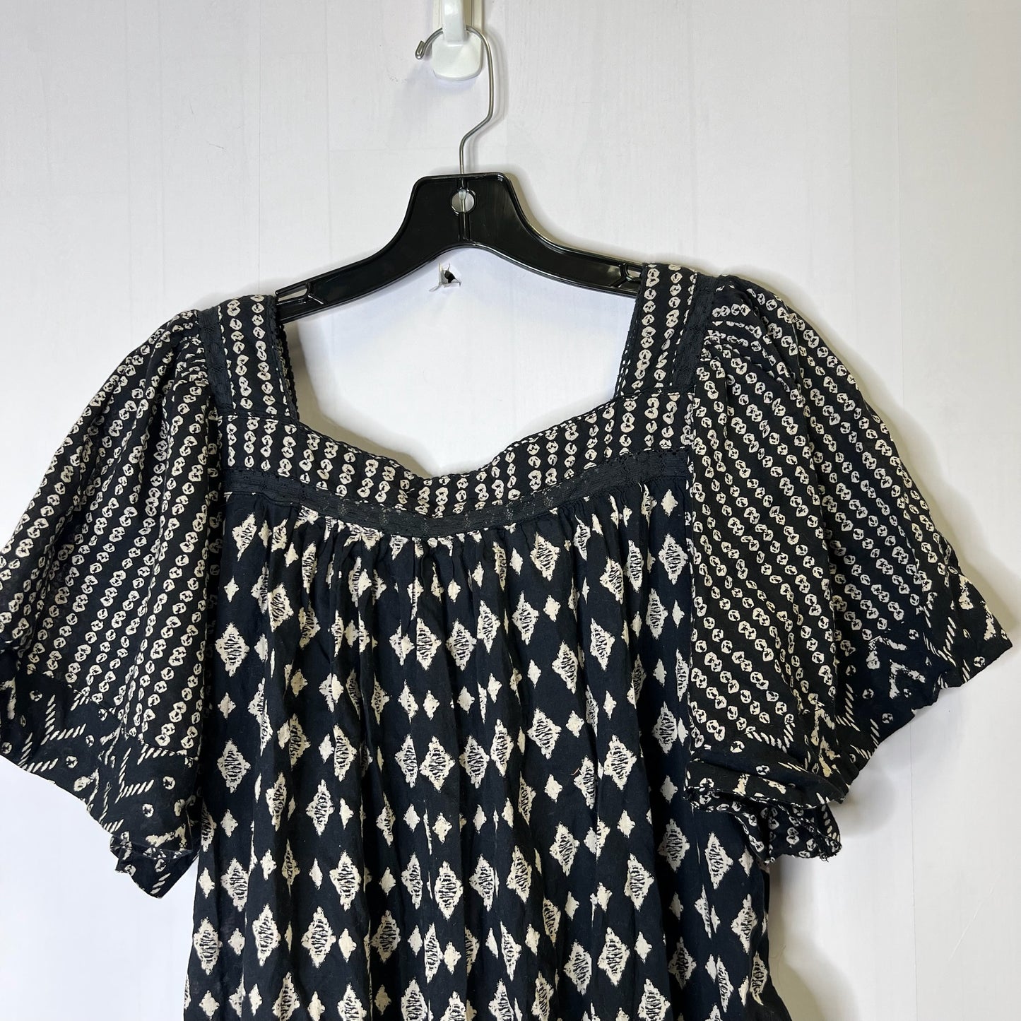 Top Short Sleeve By Free People In Black, Size: Xl