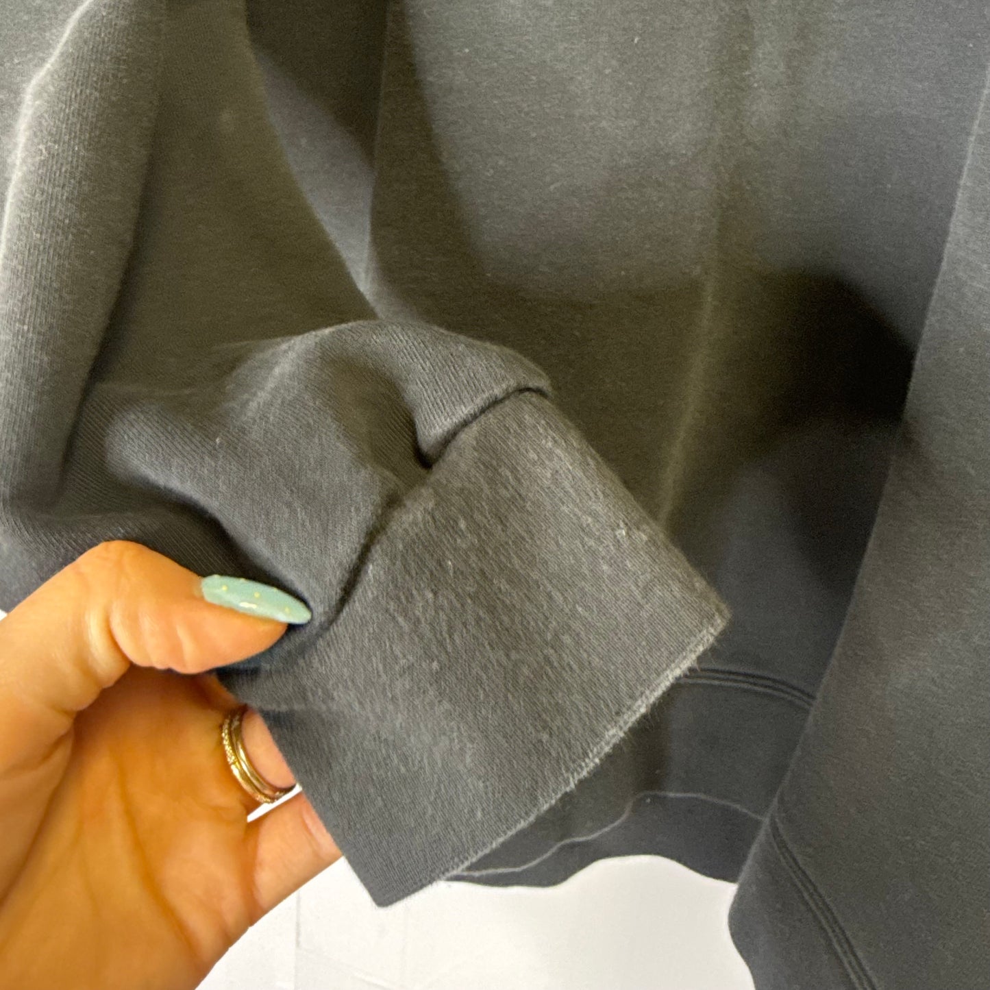 Athletic Sweatshirt Crewneck By Lululemon In Black, Size: 6