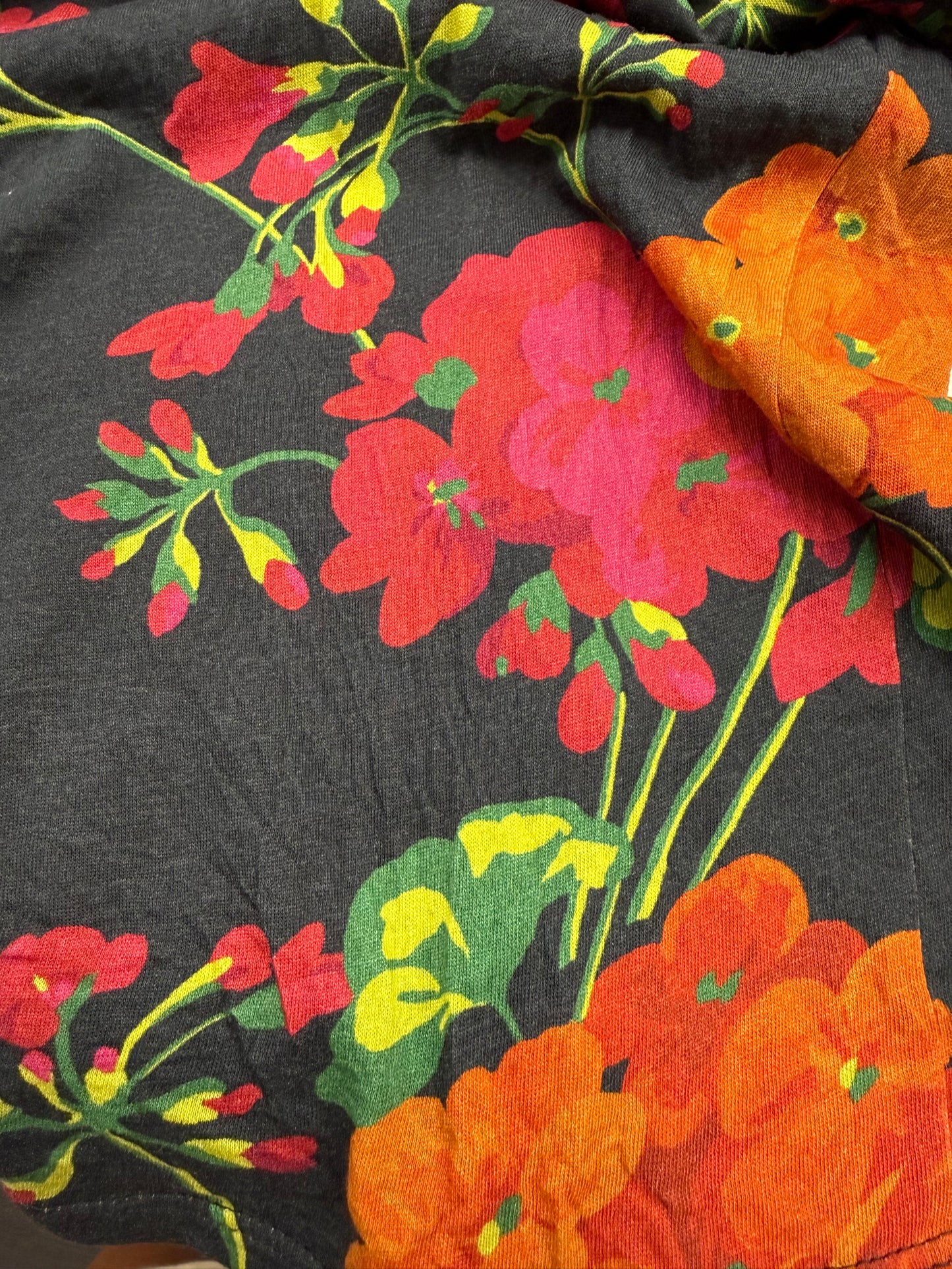 Top Short Sleeve Luxury Designer By Gucci In Floral Print, Size: Xl
