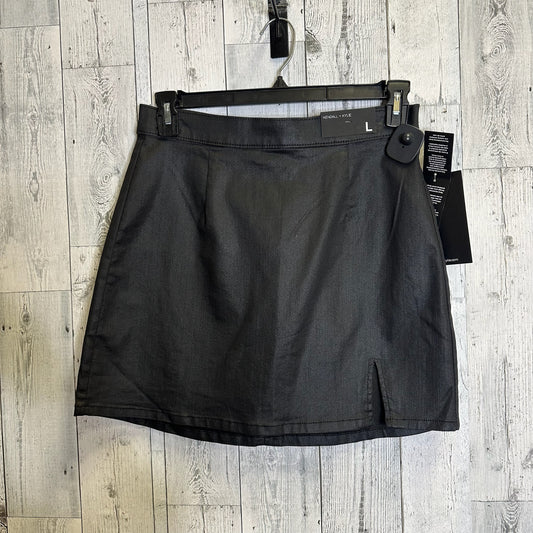 Skirt Mini & Short By Kendall and Kylie  Size: L