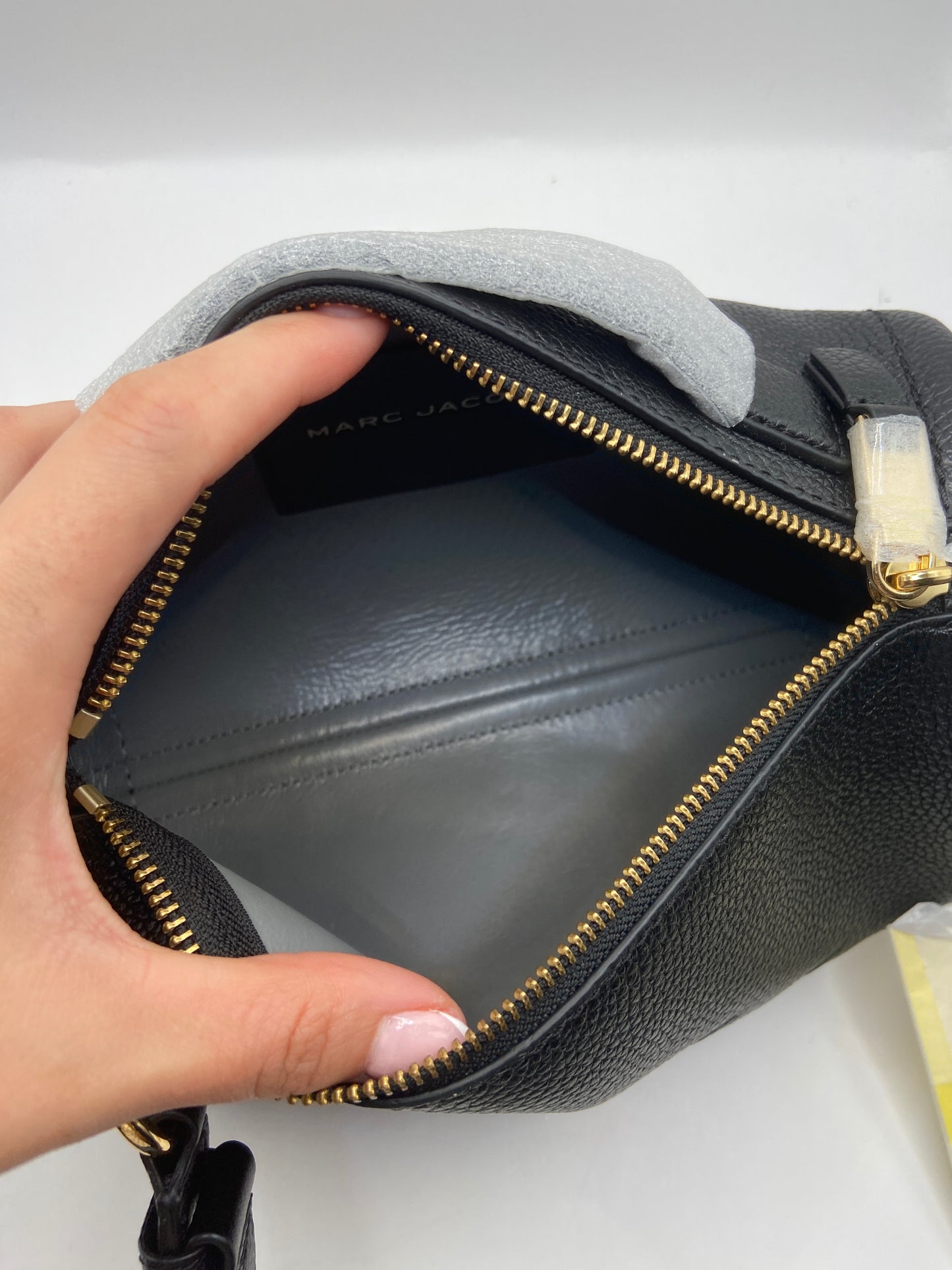Crossbody Luxury Designer By Marc Jacobs, Size: Small