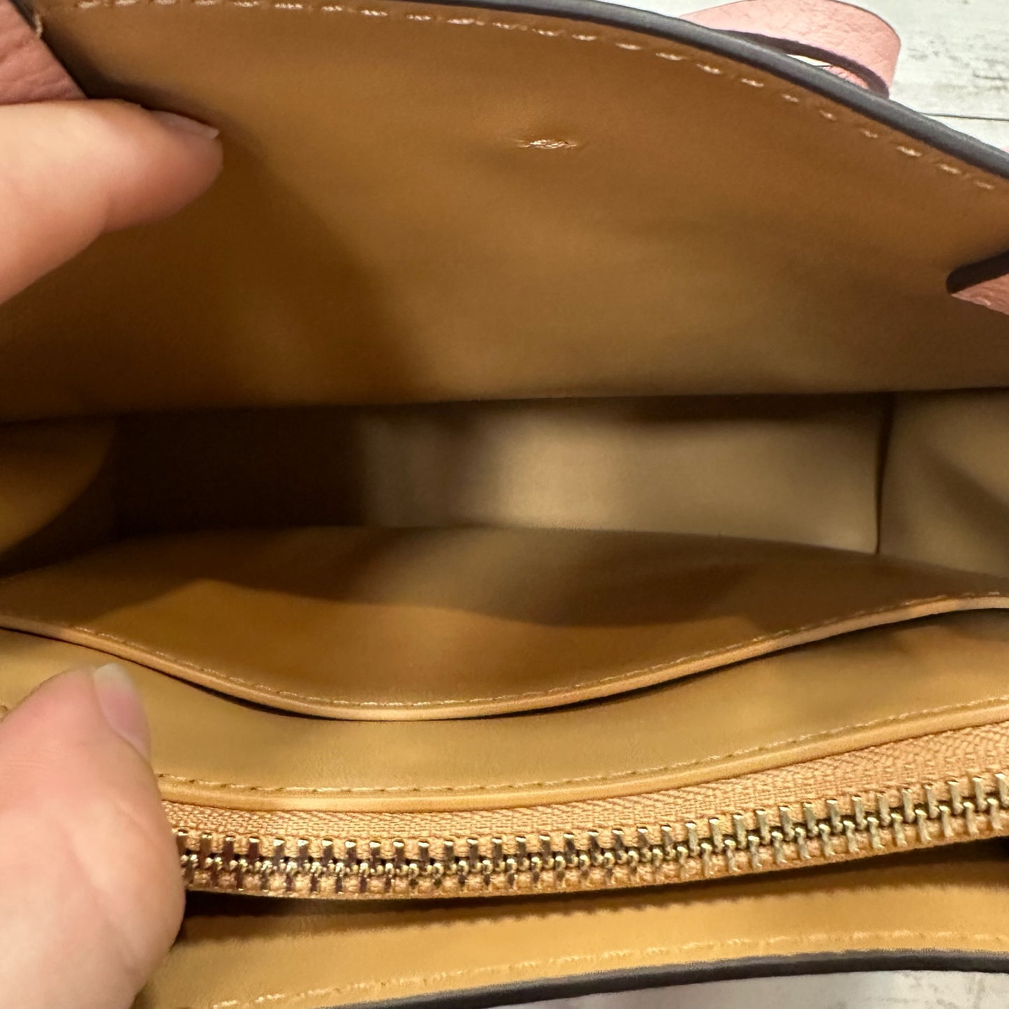 Crossbody Designer By Kate Spade, Size: Medium