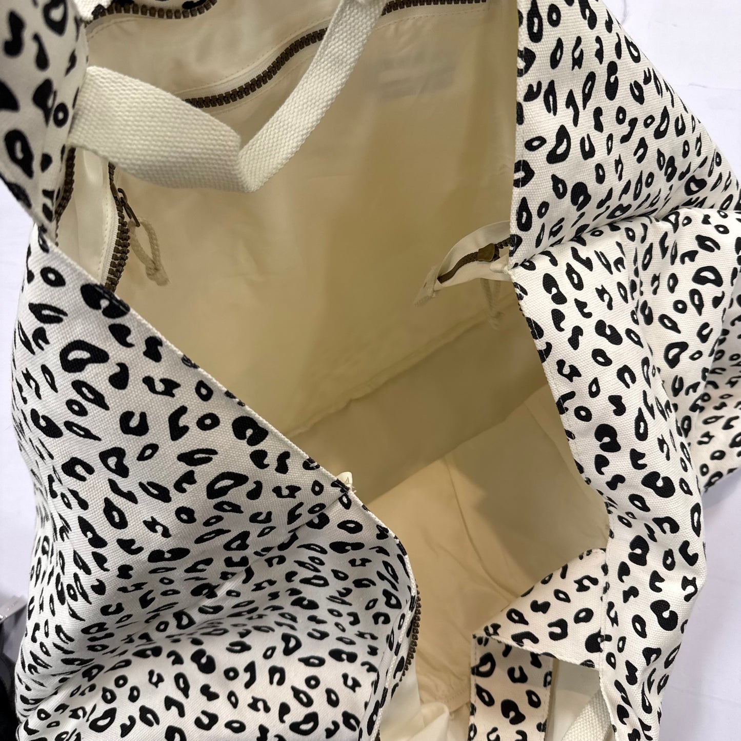 Tote By Clothes Mentor, Size: Large