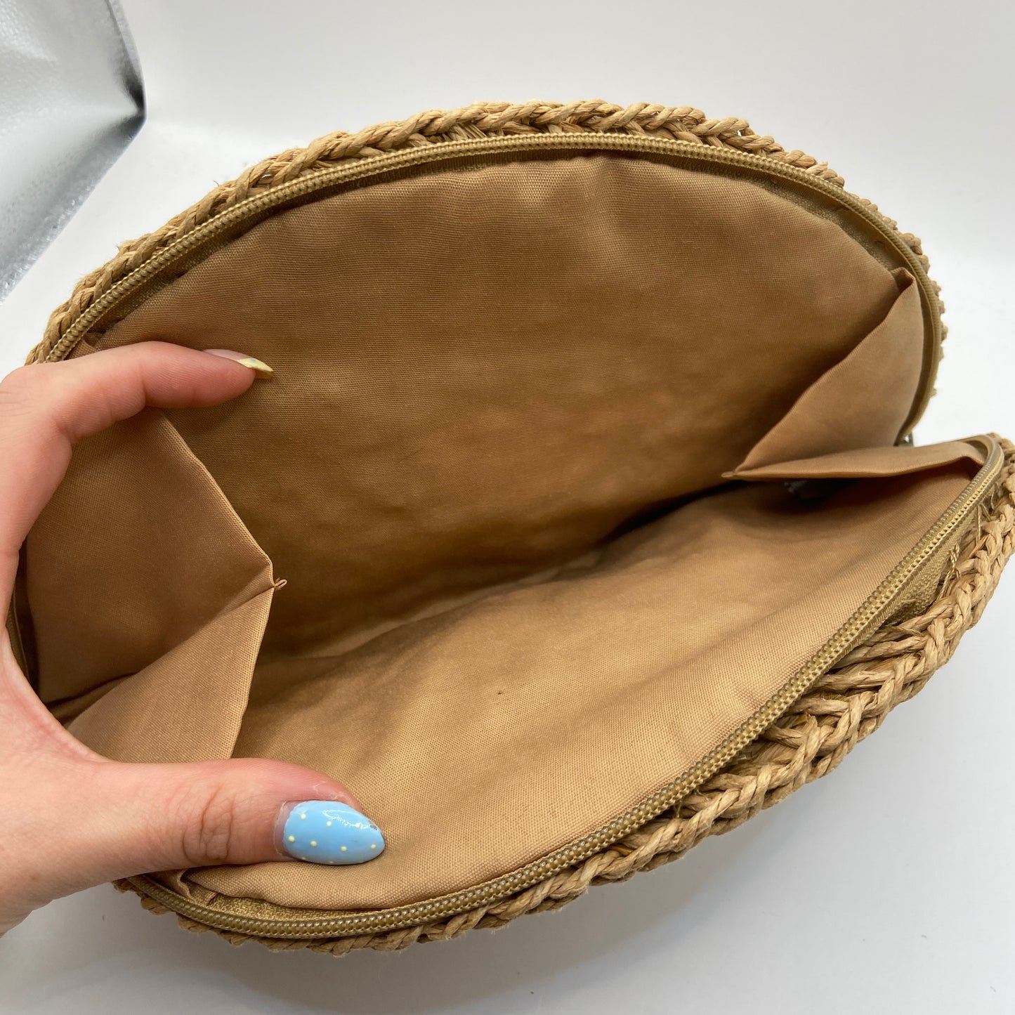 Wristlet By Clothes Mentor, Size: Large