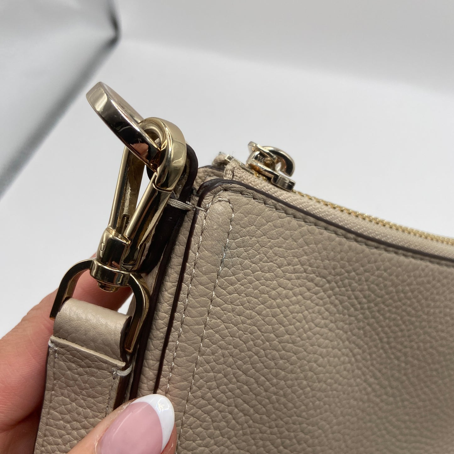Crossbody Designer By Kate Spade, Size: Medium