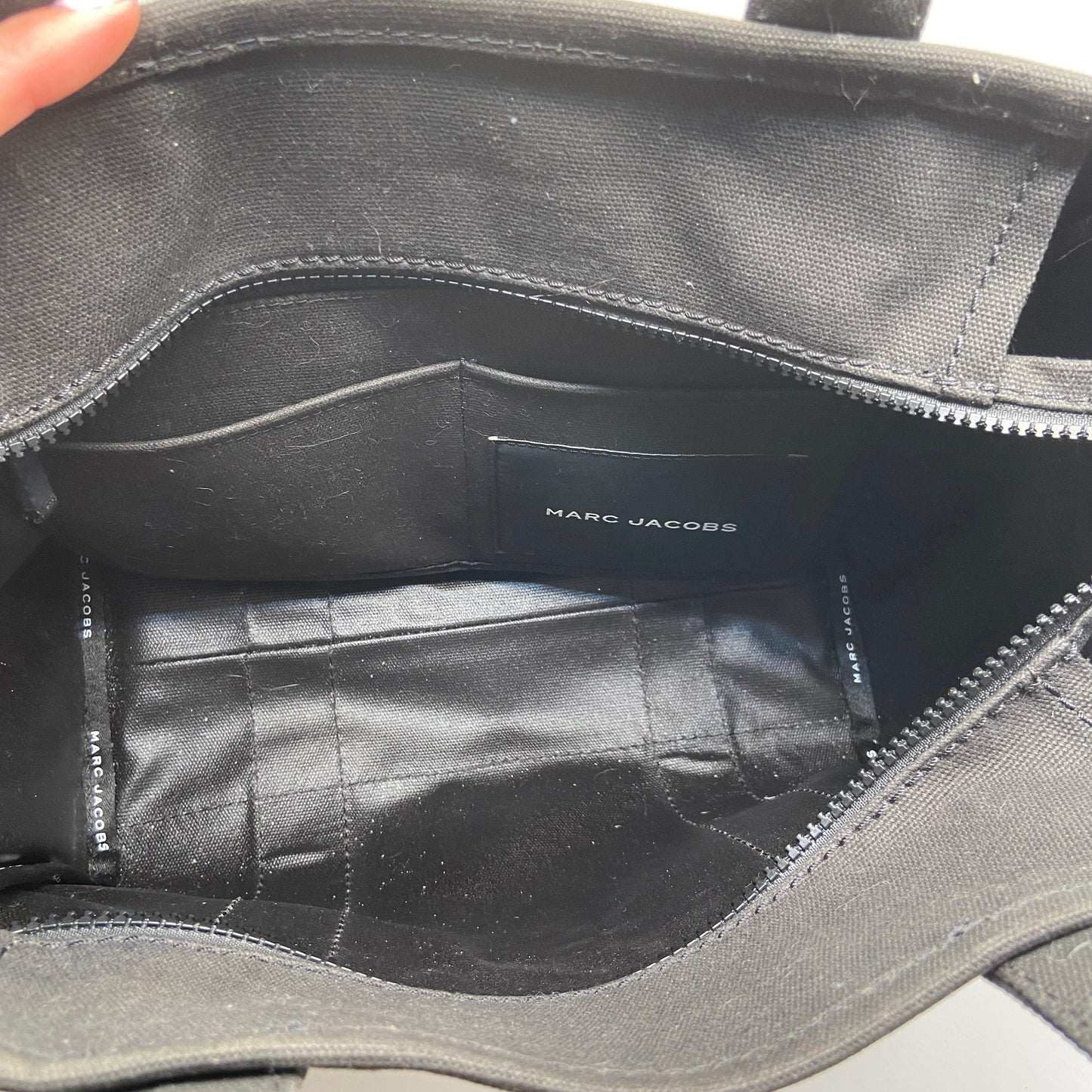 Handbag Luxury Designer By Marc Jacobs, Size: Medium
