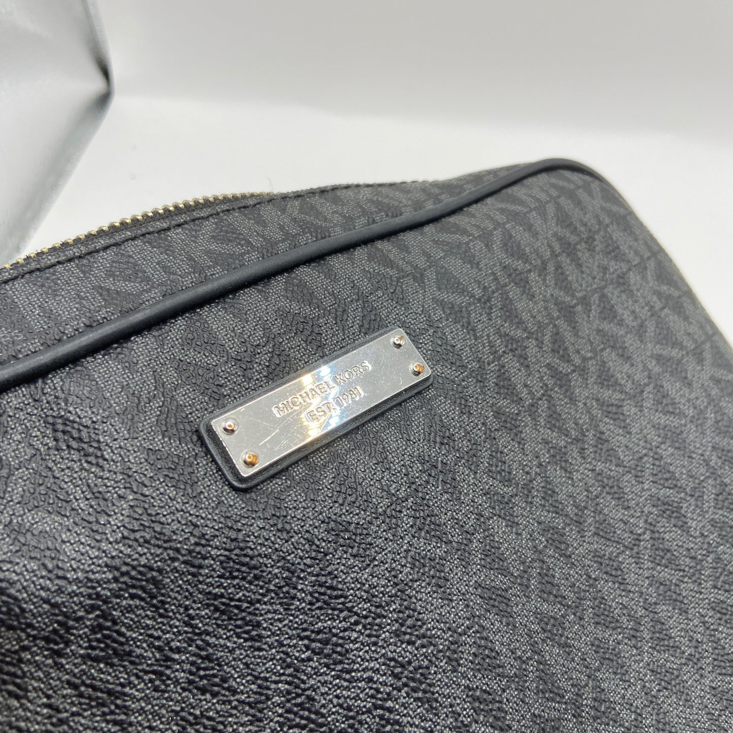 Crossbody Designer By Michael By Michael Kors, Size: Medium