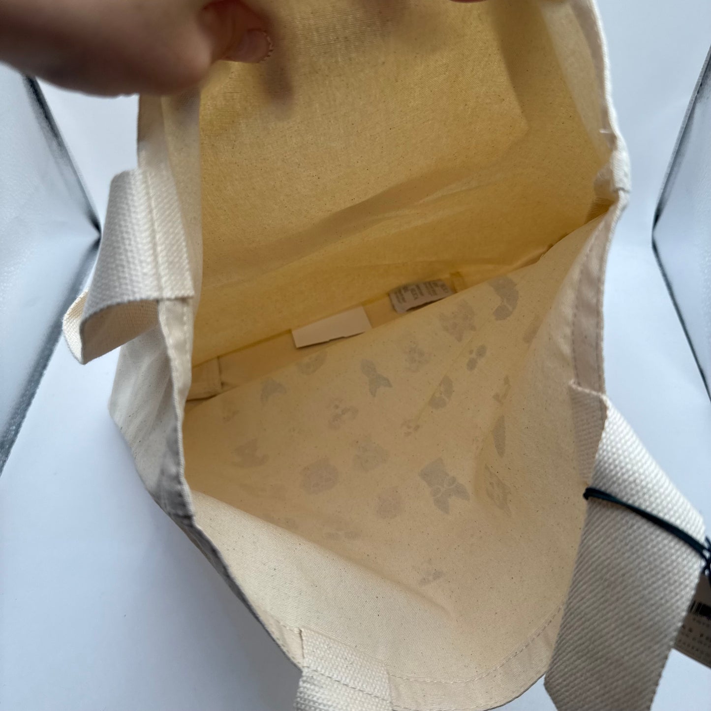 Tote By Clothes Mentor, Size: Medium