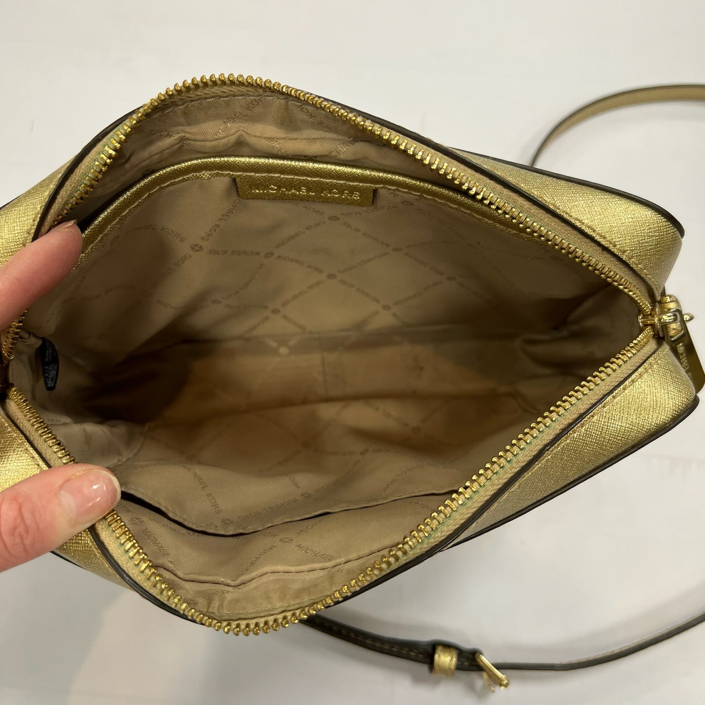 Crossbody Designer By Michael By Michael Kors, Size: Medium