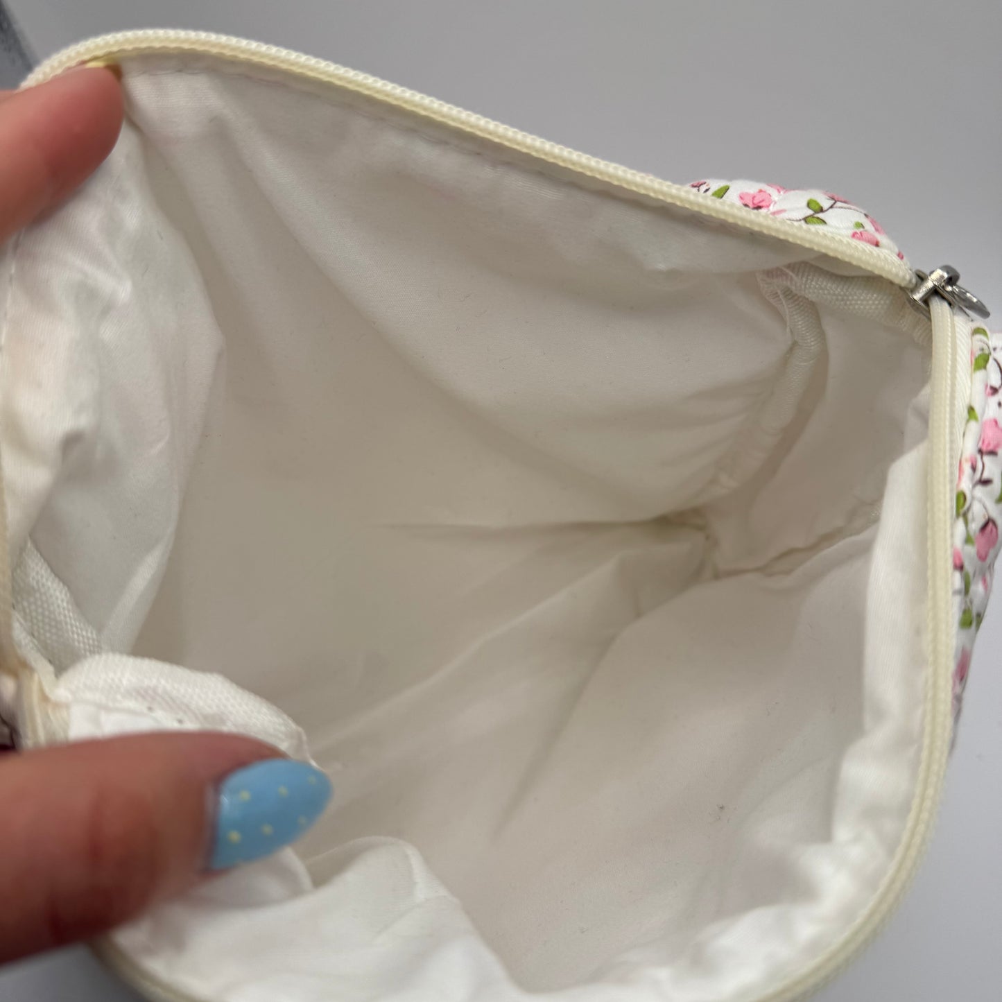 Makeup Bag By Clothes Mentor, Size: Large