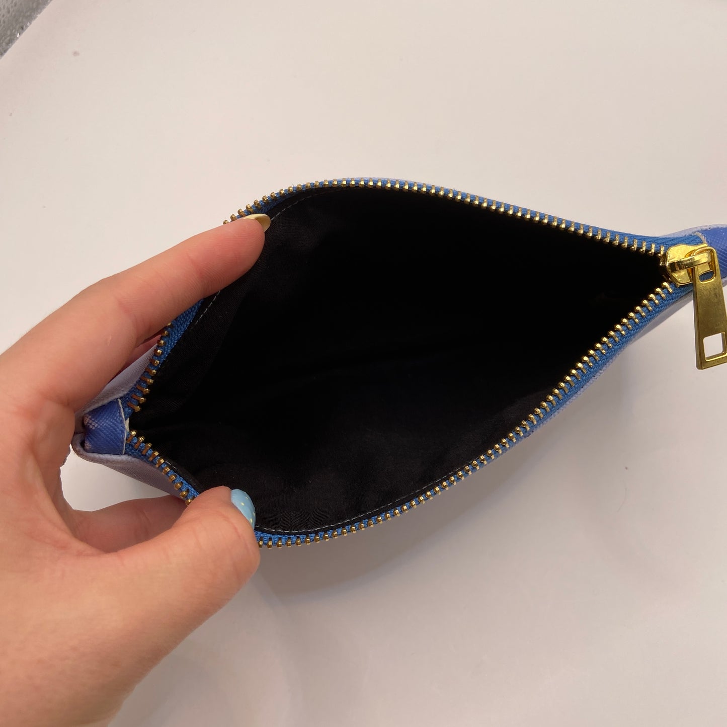 Makeup Bag By Clothes Mentor, Size: Medium