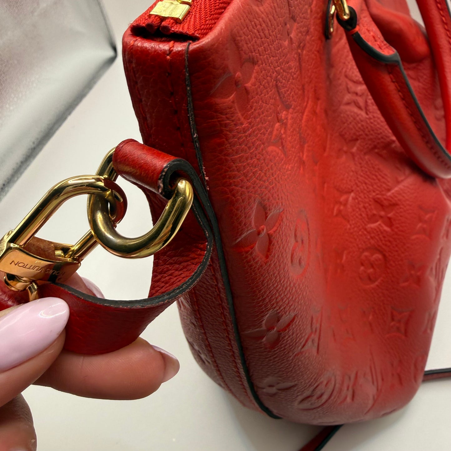 Handbag Luxury Designer By Louis Vuitton, Size: Medium