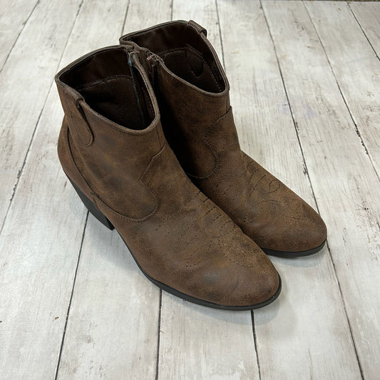 Boots Western By Rampage  Size: 10